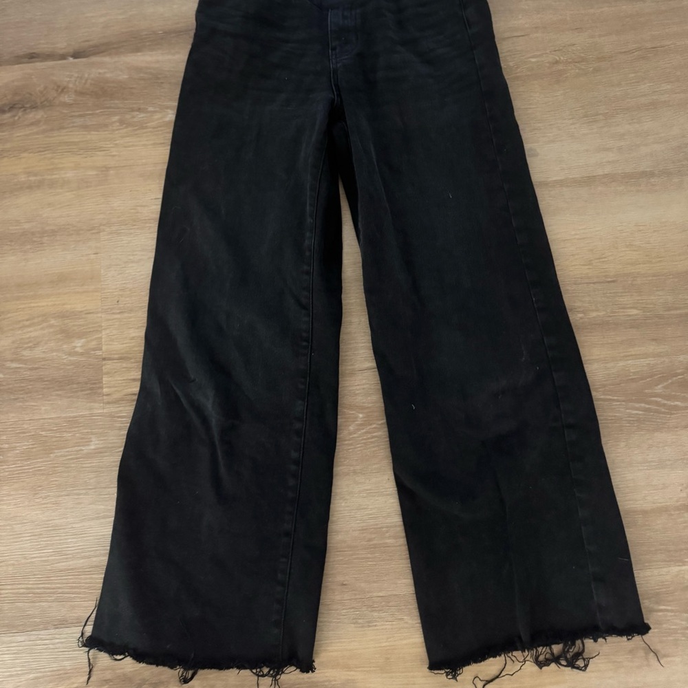Pink blush Black Wide-Leg Frayed Maternity Jeans